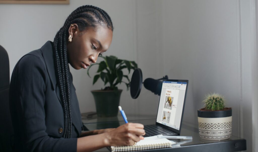 How to Manage a Remote Sales Force: 10 Tips for Better Collaboration