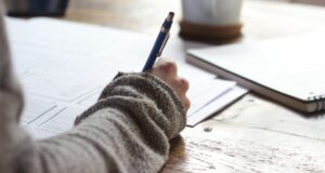 HubSpot vs Salesforce: Which Should Your Business Choose? HubSpot vs Salesforce