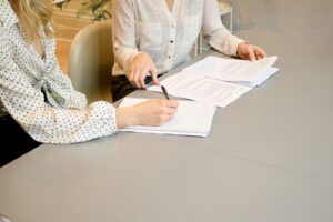 How to Find the Right Decision Makers in any Company