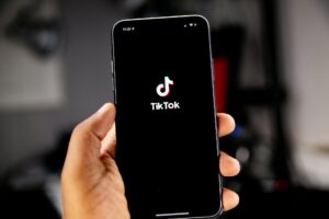 TikTok for B2B Brands: How to Generate Engaging Content TikTok for B2B Brands