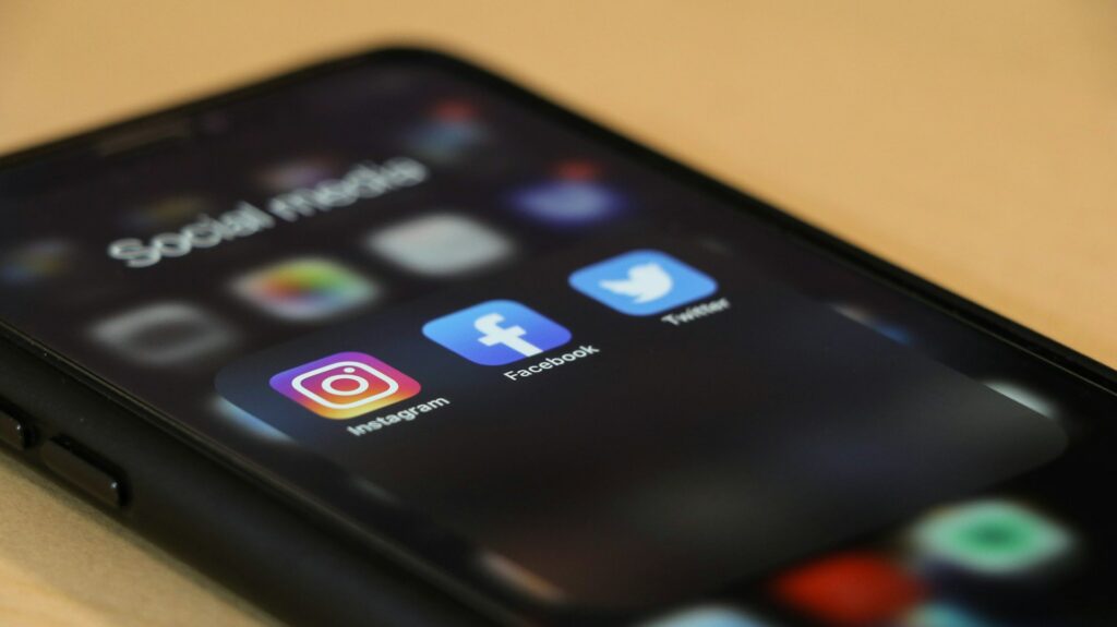 Demand Generation vs Lead Generation - Social Media
