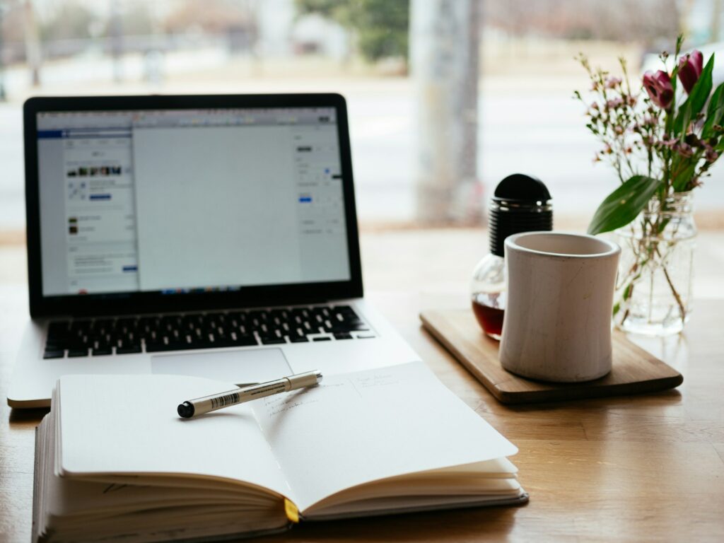 Why Your Website Visitors Don't Convert (And How to Fix It!)